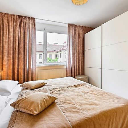 Peaceful Belvedere Apartment In Safe, Quiet & Central Location Відень Екстер'єр фото